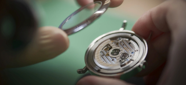 持證師傅開蓋檢測 A. Lange & Söhne 手錶機芯狀況